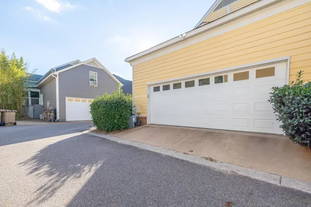 $419,900 | 840 Harbor Crest Drive, Memphis, TN 38103