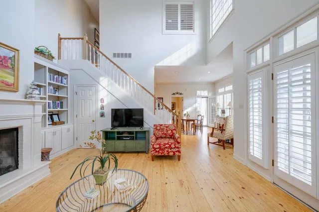 $419,900 | 840 Harbor Crest Drive, Memphis, TN 38103