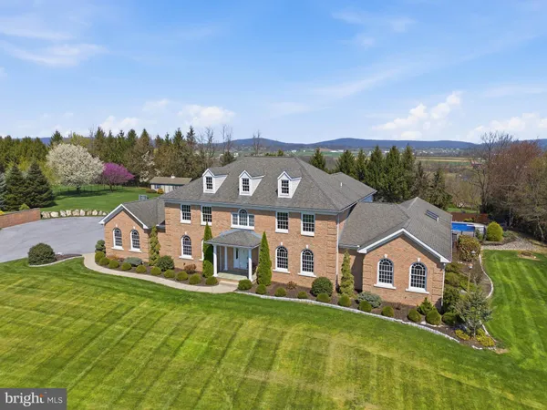 $1,295,000 | 2 Breezy Knoll, Lititz, PA 17543