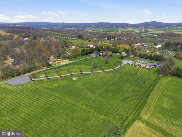 $1,295,000 | 2 Breezy Knoll, Lititz, PA 17543