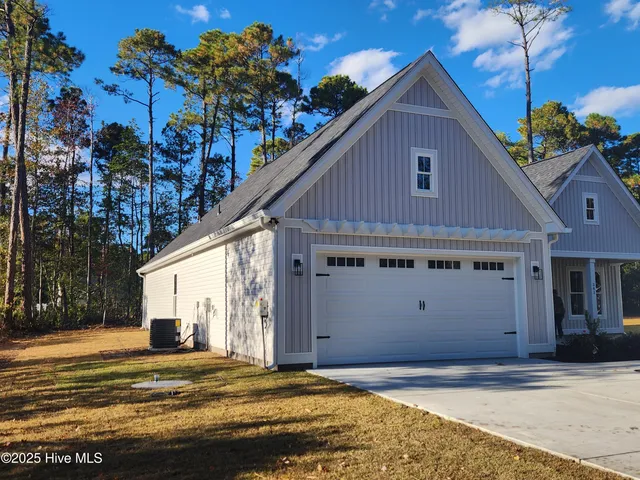 $449,900 | 341 Pineknoll Drive, Calabash, NC 28467
