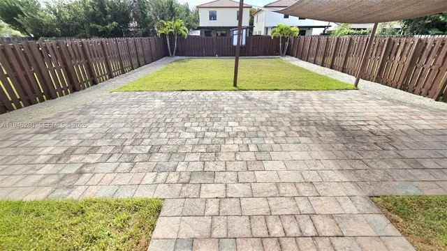 $990,000 | 10032 Northwest 87th Terrace, Doral, FL 33178