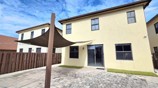 $990,000 | 10032 Northwest 87th Terrace, Doral, FL 33178