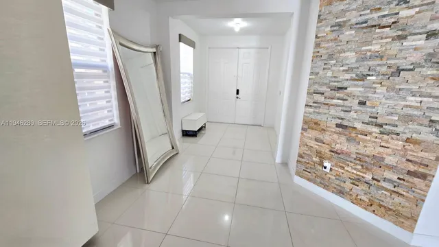 $990,000 | 10032 Northwest 87th Terrace, Doral, FL 33178