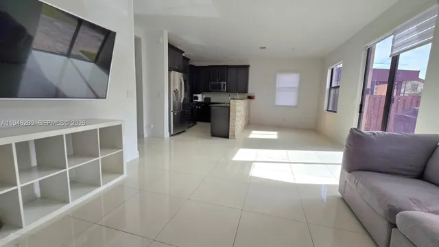 $990,000 | 10032 Northwest 87th Terrace, Doral, FL 33178