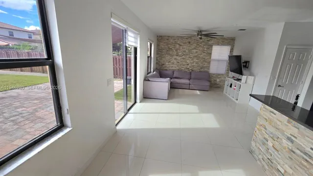 $990,000 | 10032 Northwest 87th Terrace, Doral, FL 33178