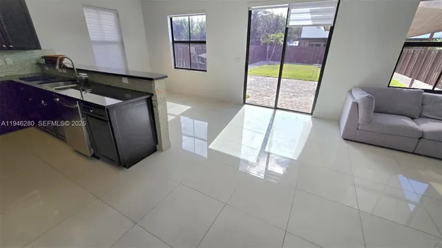 $990,000 | 10032 Northwest 87th Terrace, Doral, FL 33178