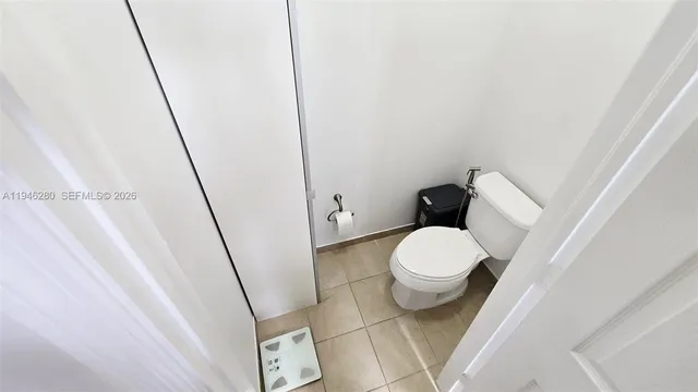 $990,000 | 10032 Northwest 87th Terrace, Doral, FL 33178