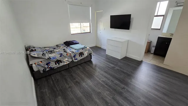 $990,000 | 10032 Northwest 87th Terrace, Doral, FL 33178