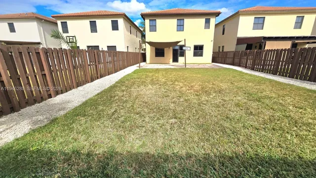 $990,000 | 10032 Northwest 87th Terrace, Doral, FL 33178