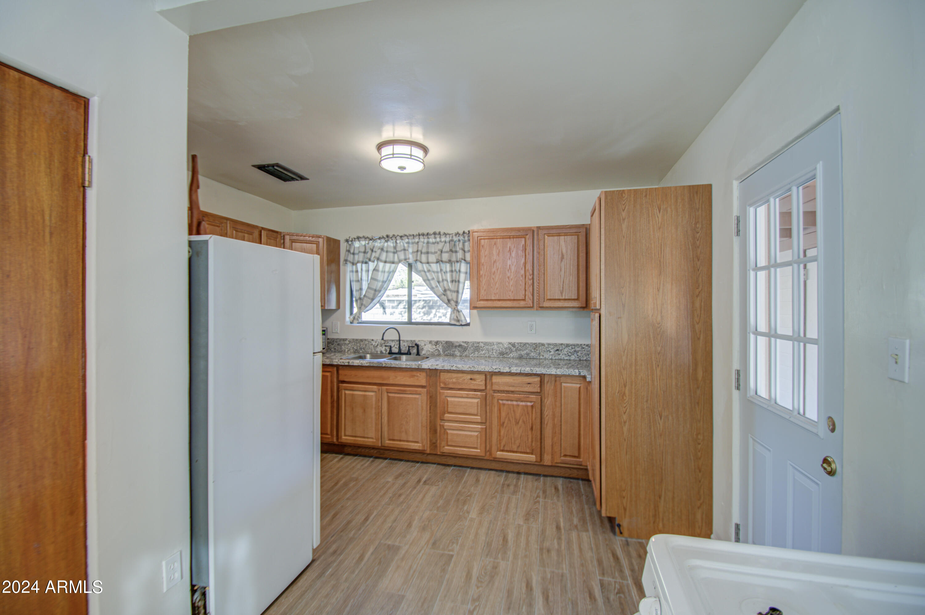 9627 North 7th Avenue Phoenix, AZ 85021 - Photo 12 of 32 Kitchen 1