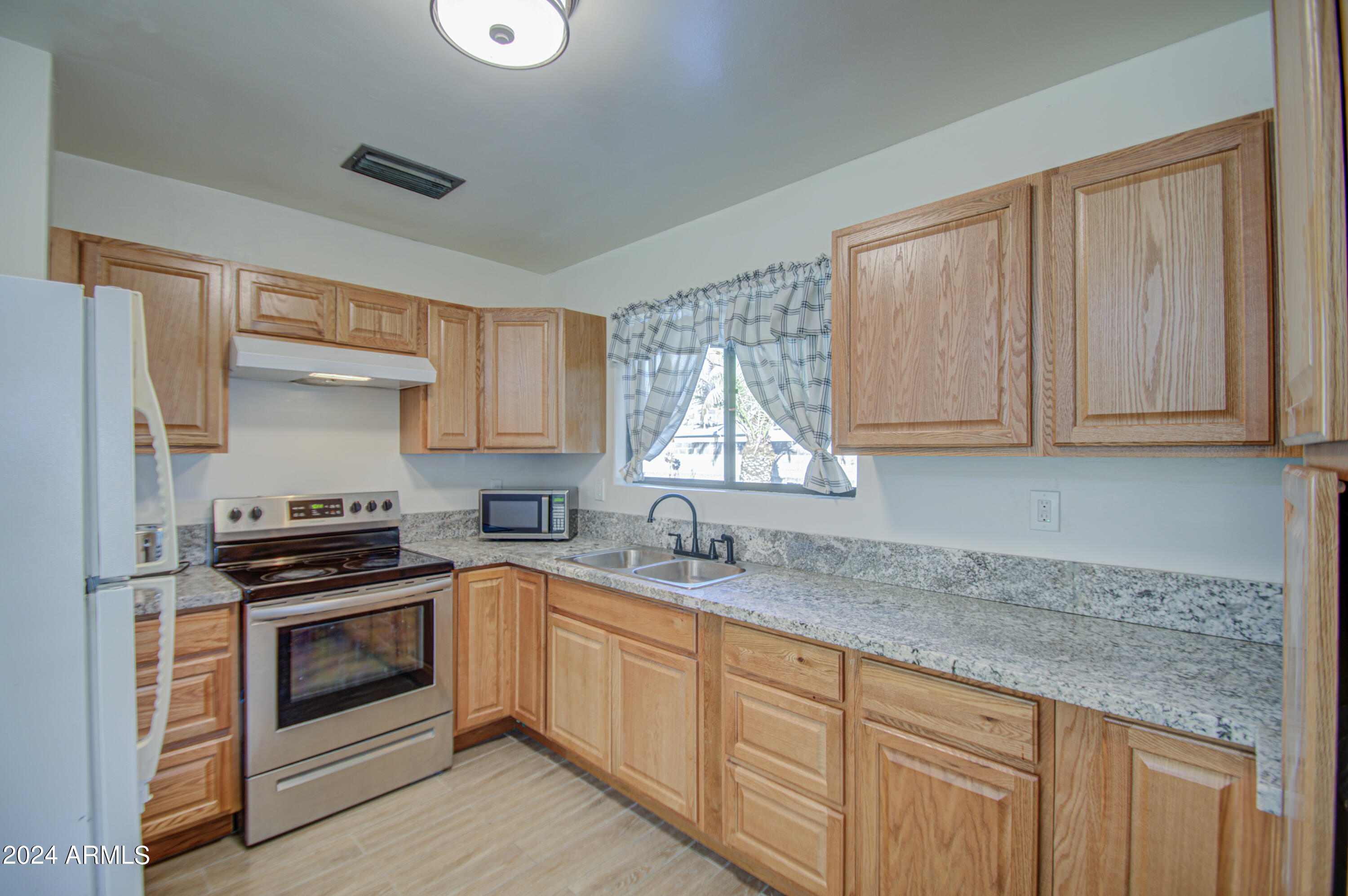 9627 North 7th Avenue Phoenix, AZ 85021 - Photo 13 of 32 Kitchen 2