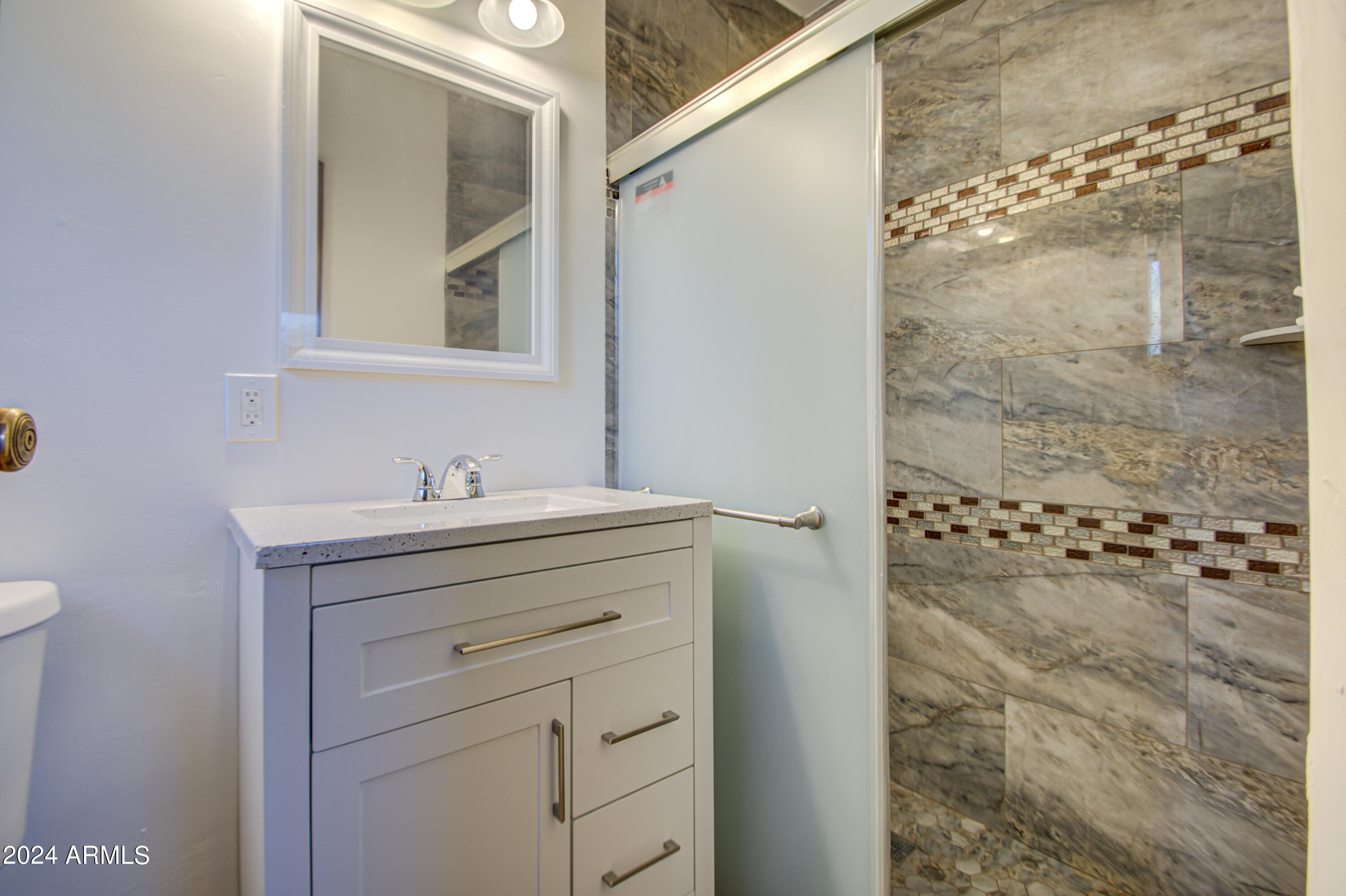 9627 North 7th Avenue Phoenix, AZ 85021 - Photo 22 of 32 Primary Bath 3