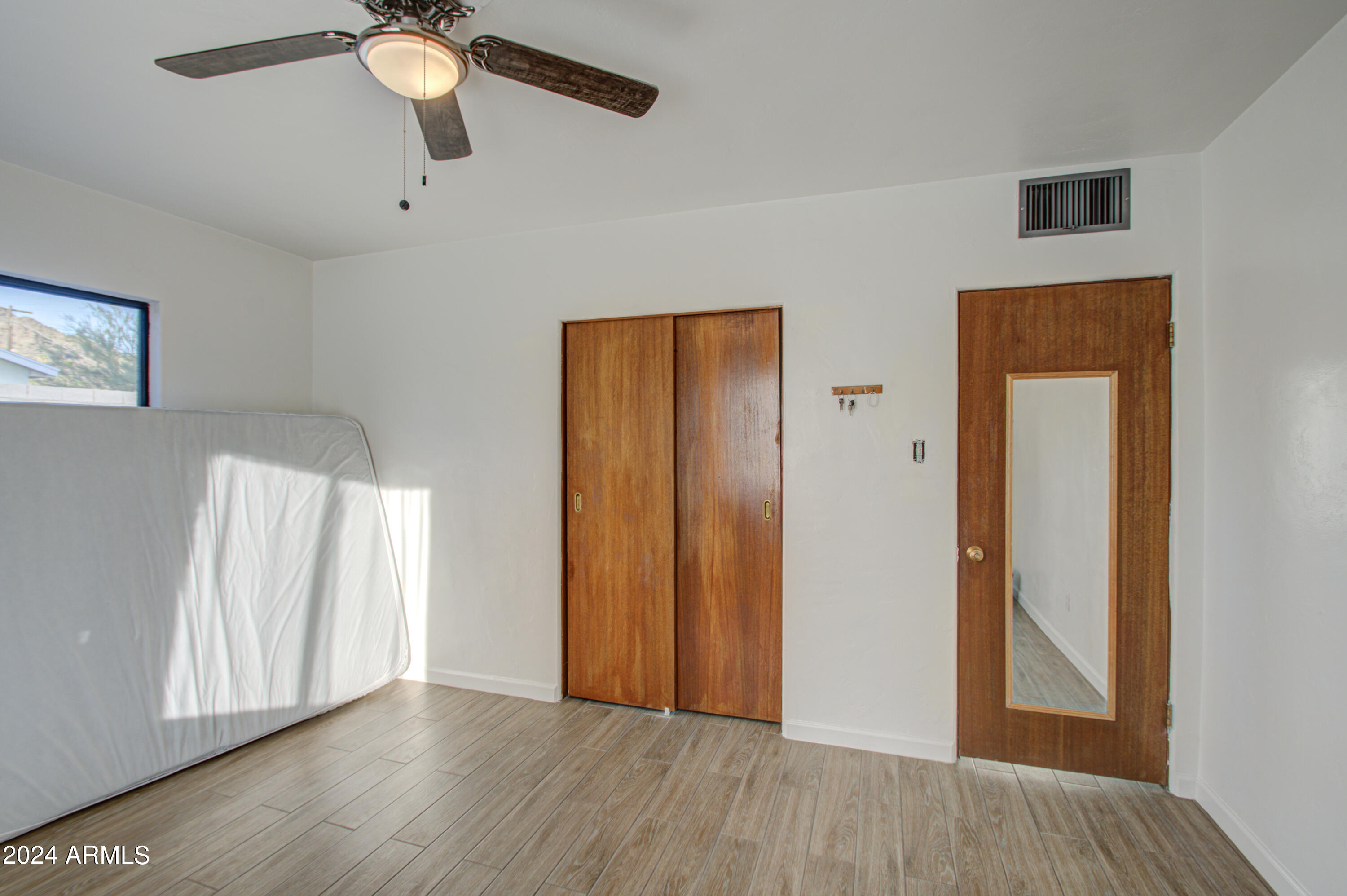9627 North 7th Avenue Phoenix, AZ 85021 - Photo 24 of 32 Bedroom 2-pic 2