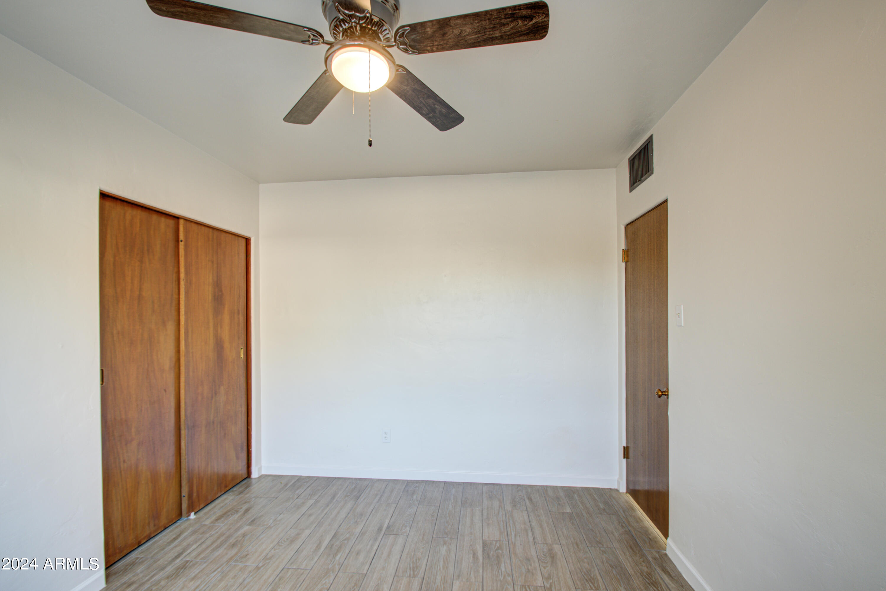 9627 North 7th Avenue Phoenix, AZ 85021 - Photo 26 of 32 Bedroom 3-pic 2