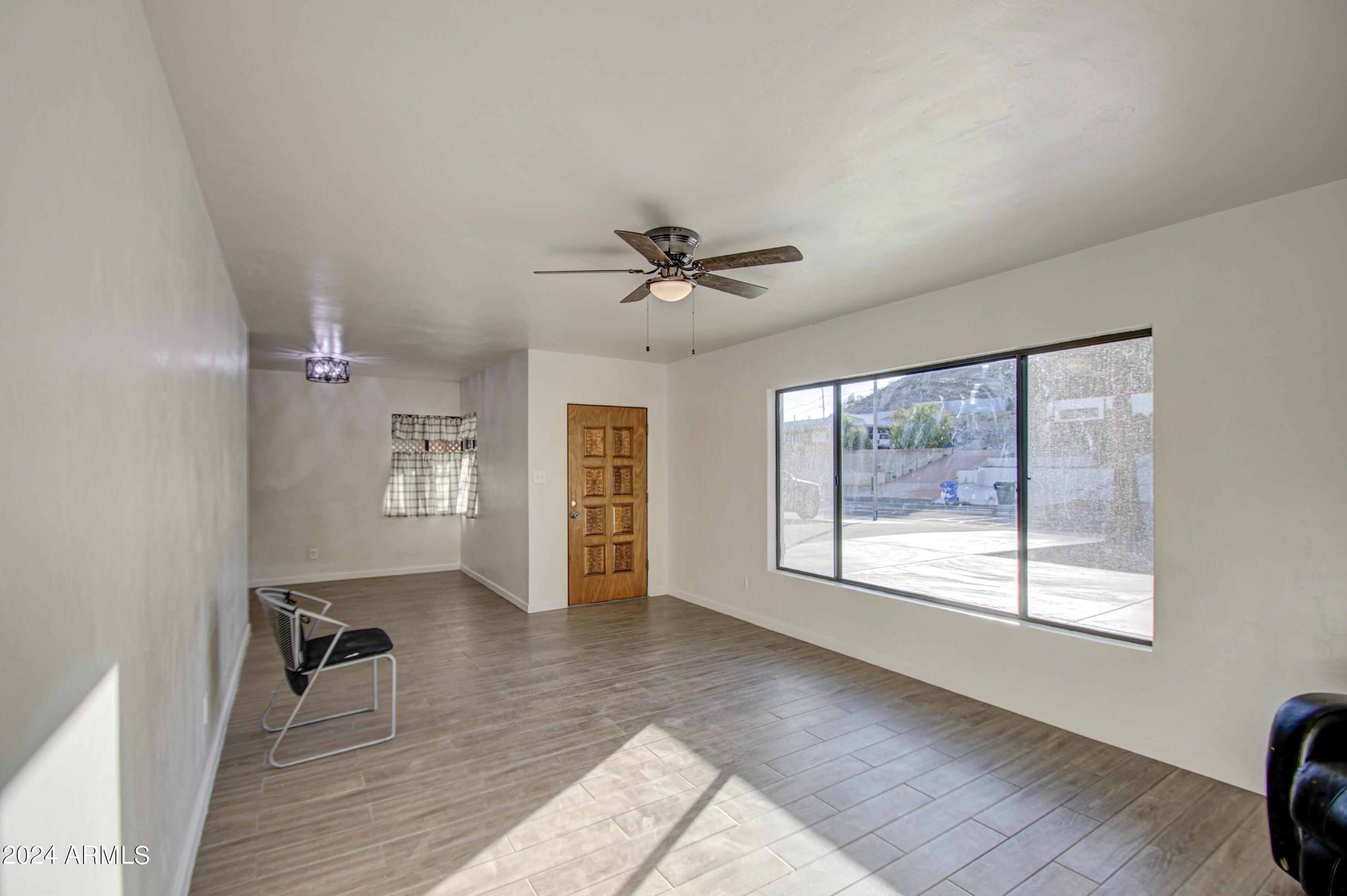 9627 North 7th Avenue Phoenix, AZ 85021 - Photo 7 of 32 Living Room 3