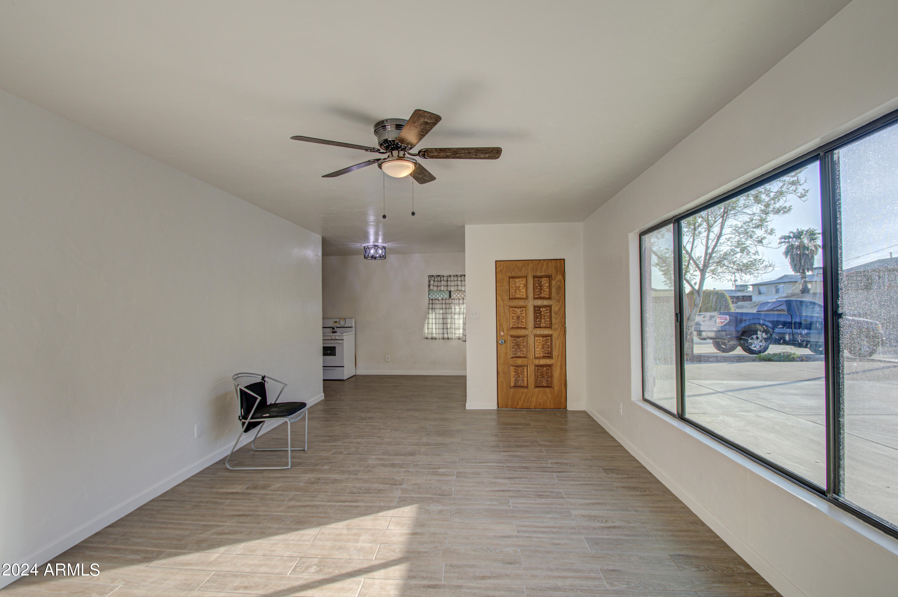 9627 North 7th Avenue Phoenix, AZ 85021 - Photo 8 of 32 Living Room 4