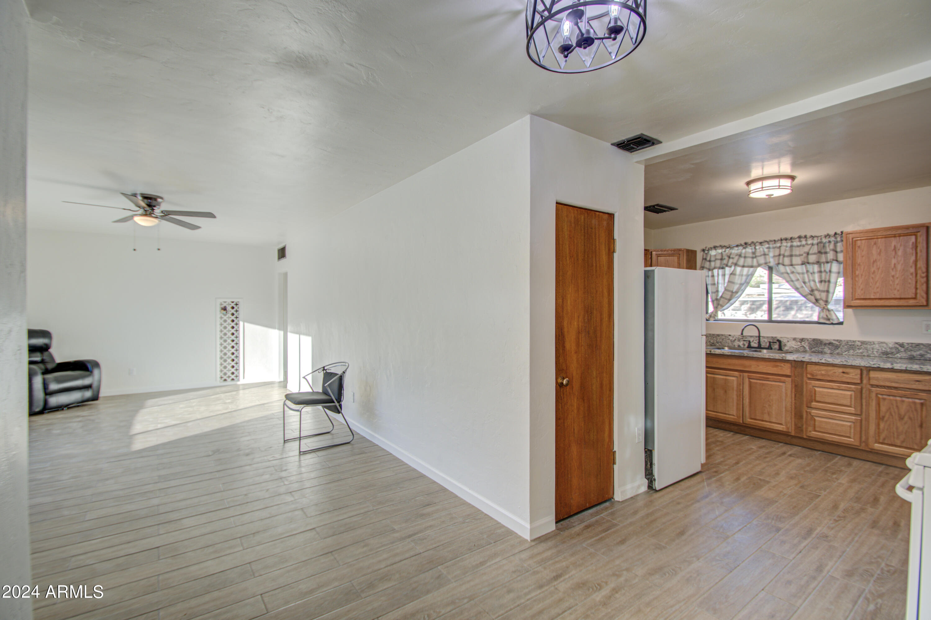 9627 North 7th Avenue Phoenix, AZ 85021 - Photo 10 of 32 Dining Area 2
