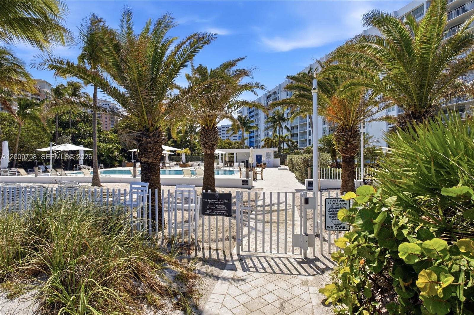 605 Ocean Drive, Unit 7L Key Biscayne, FL 33149 - Photo 27 of 38 a view of outdoor space yard and patio