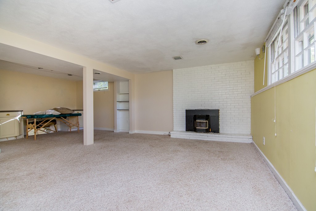 15 Bradley Road Andover, MA 01810 - Photo 17 of 21 Gallery Image 17