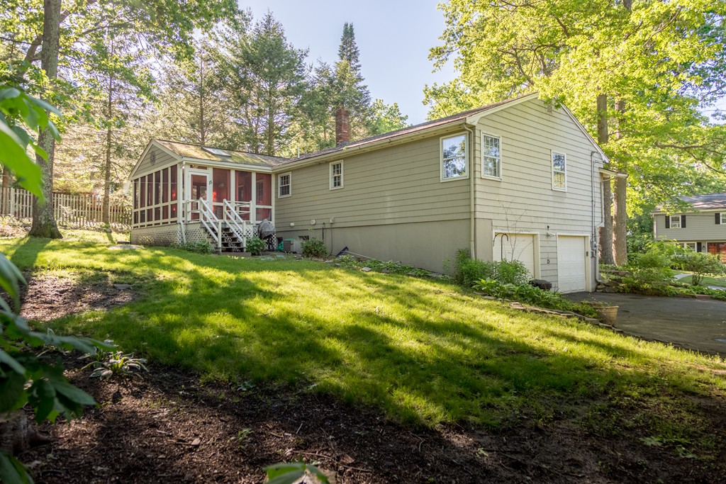 15 Bradley Road Andover, MA 01810 - Photo 4 of 21 Gallery Image 4