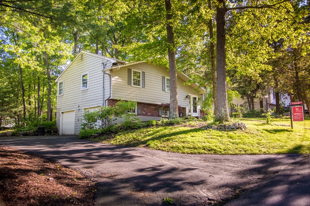 15 Bradley Road Andover, MA 01810 - Photo 6 of 21 Gallery Image 6