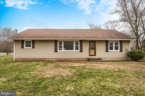 $229,900 | 1548 Highway 204, Selinsgrove, PA 17870