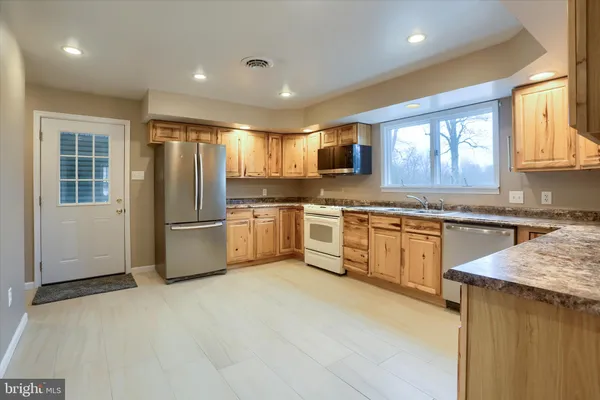 $229,900 | 1548 Highway 204, Selinsgrove, PA 17870