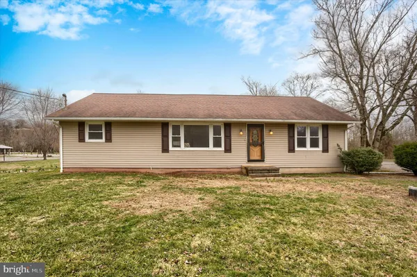 $229,900 | 1548 Highway 204, Selinsgrove, PA 17870