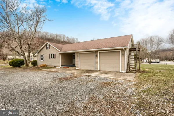 $229,900 | 1548 Highway 204, Selinsgrove, PA 17870