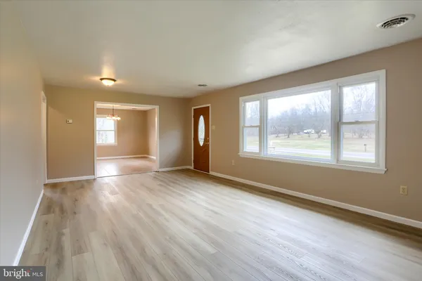 $229,900 | 1548 Highway 204, Selinsgrove, PA 17870