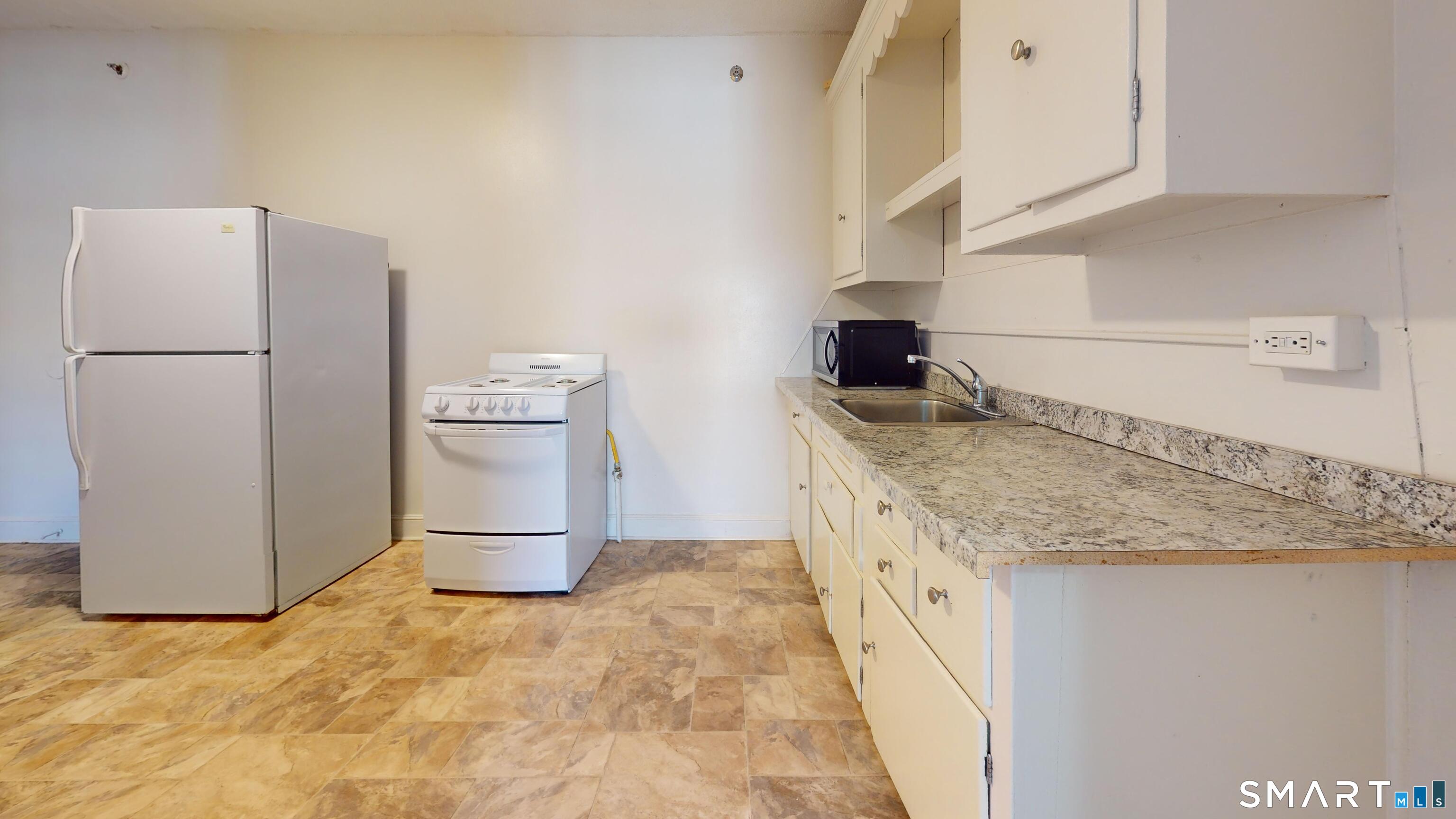 666 Main Street, Unit C2 Middletown, CT 06457 - Photo 13 of 15