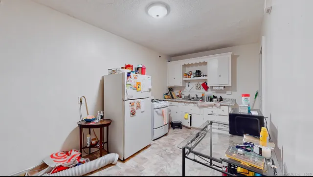 $1,350 | 666 Main Street, Unit C2, Middletown, CT 06457