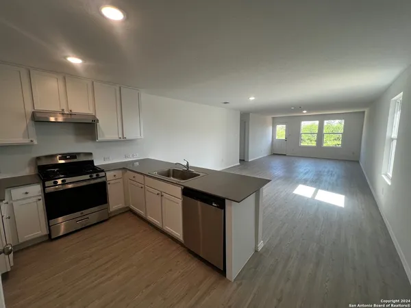 $1,595 | 14063 Wool Park, San Antonio, TX 78252