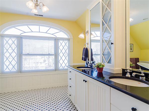 11 Rice Street Newton, MA 02459 - Photo 18 of 26 Gallery Image 18