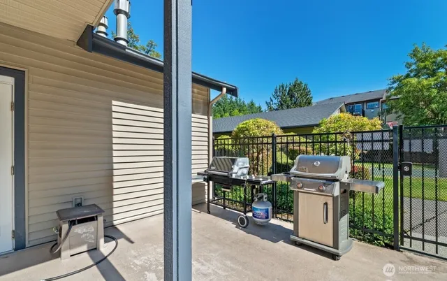 $2,900 | 25025 Southeast Klahanie Boulevard, Unit K102, Issaquah, WA 98029