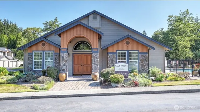 $2,900 | 25025 Southeast Klahanie Boulevard, Unit K102, Issaquah, WA 98029