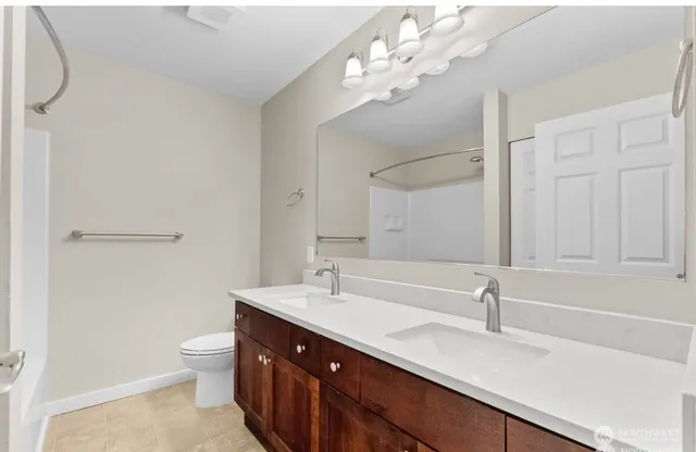 $2,900 | 25025 Southeast Klahanie Boulevard, Unit K102, Issaquah, WA 98029