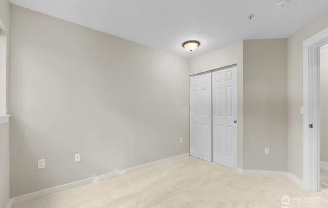 $2,900 | 25025 Southeast Klahanie Boulevard, Unit K102, Issaquah, WA 98029