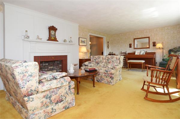 6 Sleepy Hollow Road Topsfield, MA 01983 - Photo 8 of 23 Gallery Image 8