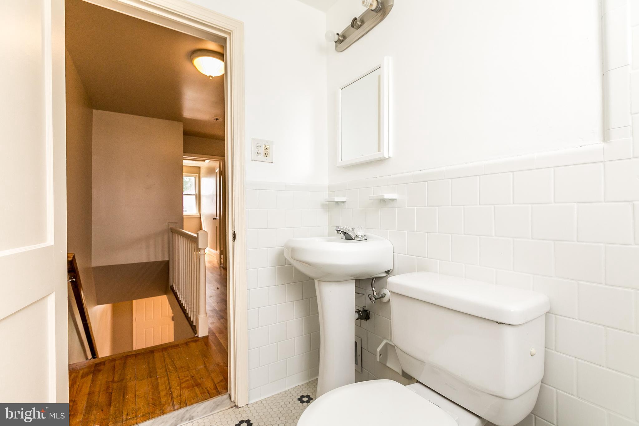 229 Riverthorn Road Middle River, MD 21220 - Photo 18 of 25 Full Bath
