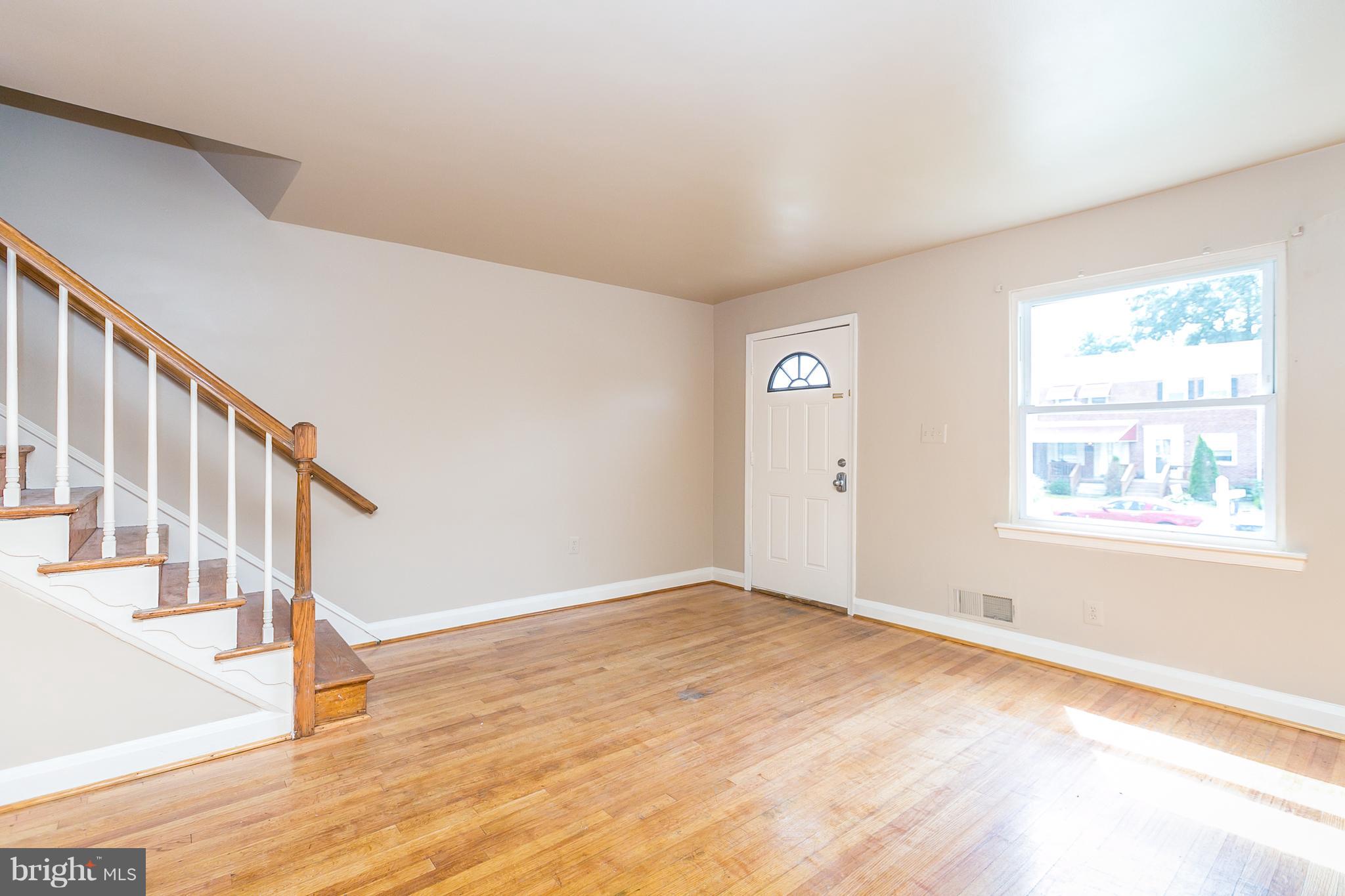 229 Riverthorn Road Middle River, MD 21220 - Photo 6 of 25 Living Room