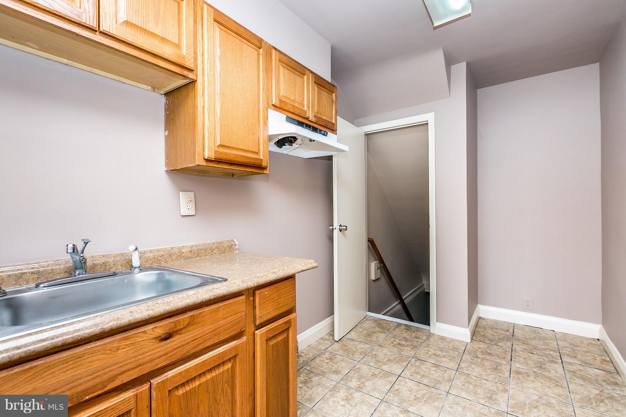 229 Riverthorn Road Middle River, MD 21220 - Photo 10 of 25 Kitchen