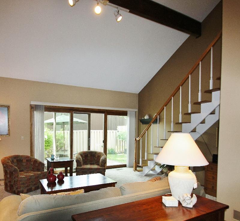 9335 Nesbitt Road Bloomington, MN 55437 - Photo 8 of 18