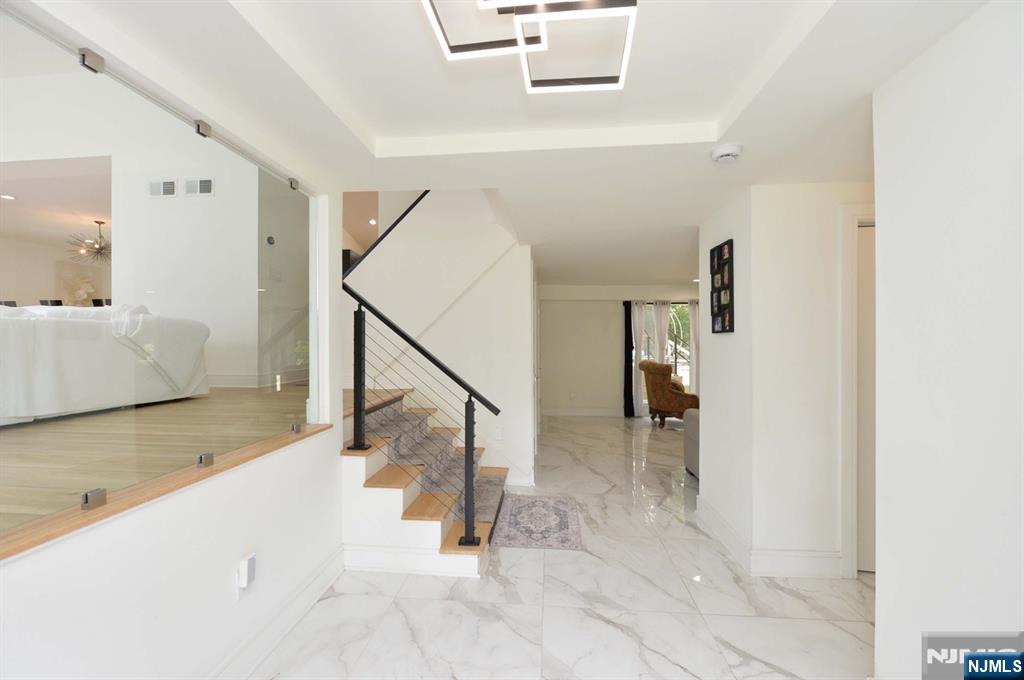 880 Briarwoods Road Franklin Lakes, NJ 07417 - Photo 21 of 27 a view of entryway and hall