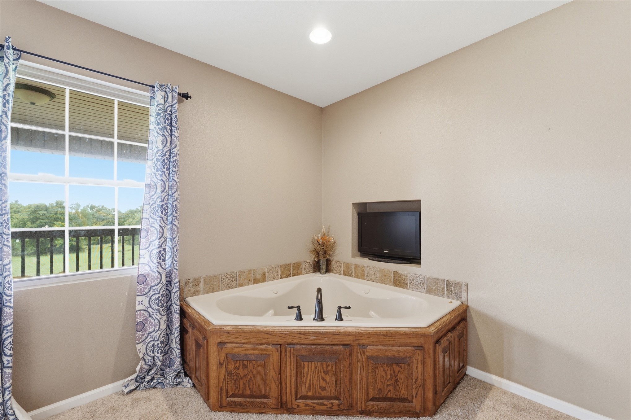 100712 South 4790 Road Muldrow, OK 74948 - Photo 24 of 52 master bath