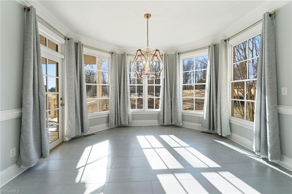 450 Beaver Creek Road Lexington, NC 27295 - Photo 16 of 50 Breakfast Room