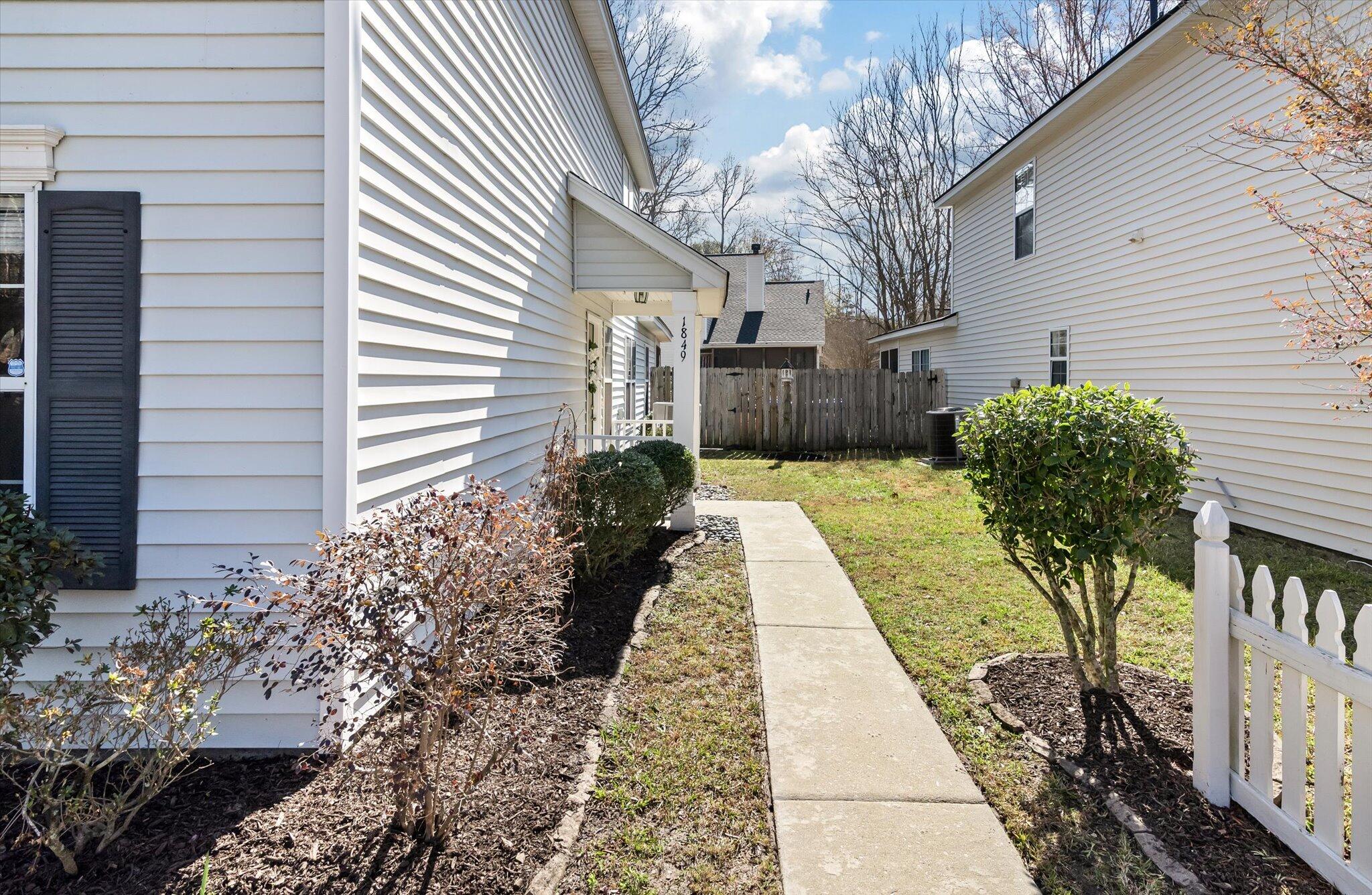 1849 Beechwood Road Charleston, SC 29414 - Photo 25 of 29 03-1849 Beechwood_e_Lowcountry_Exposure-