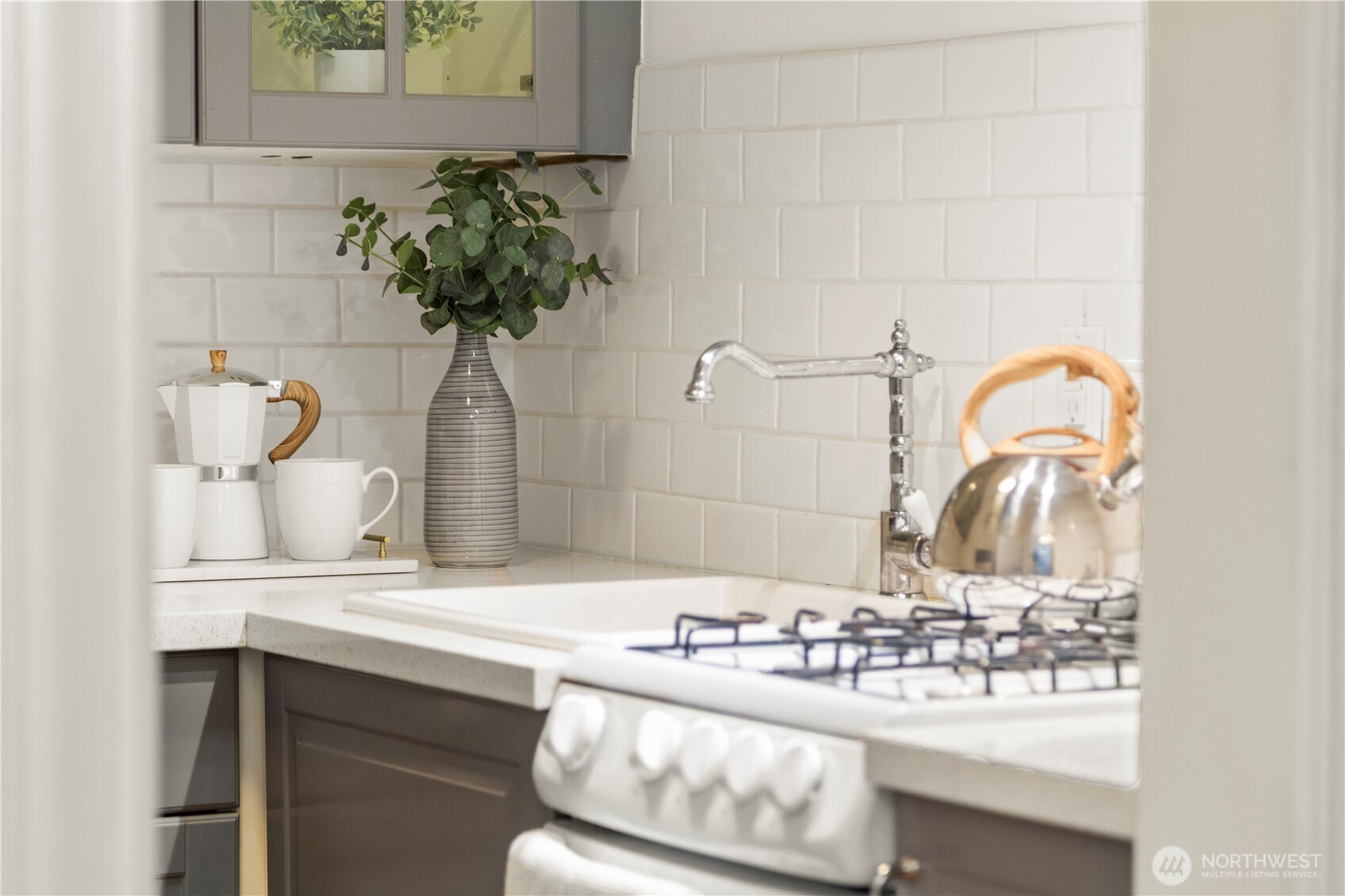 1726 15th Avenue, Unit 14 Seattle, WA 98122 - Photo 13 of 31