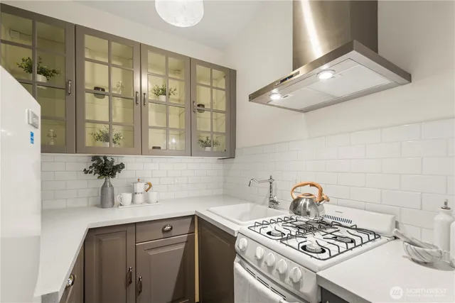 $279,950 | 1726 15th Avenue, Unit 14, Seattle, WA 98122